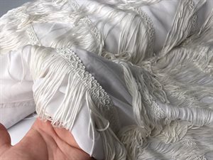 Chiffon - hvid med frynser
